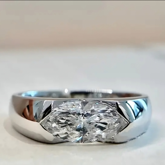 Moissanite Silver Ring - Picture 4 of 6